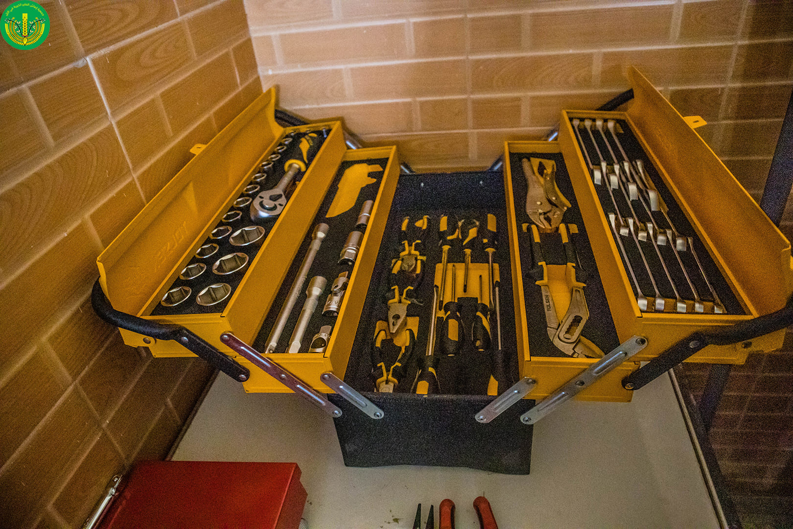 قاعة تدريب ميكانيك السيارات